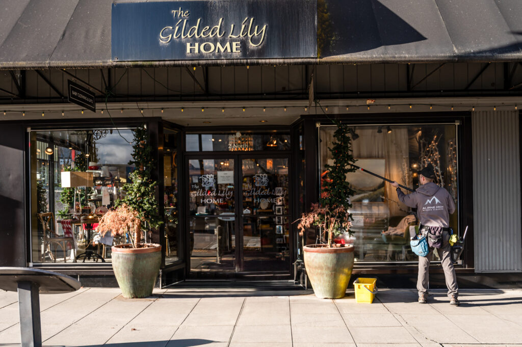 storefront window cleaning wenatchee